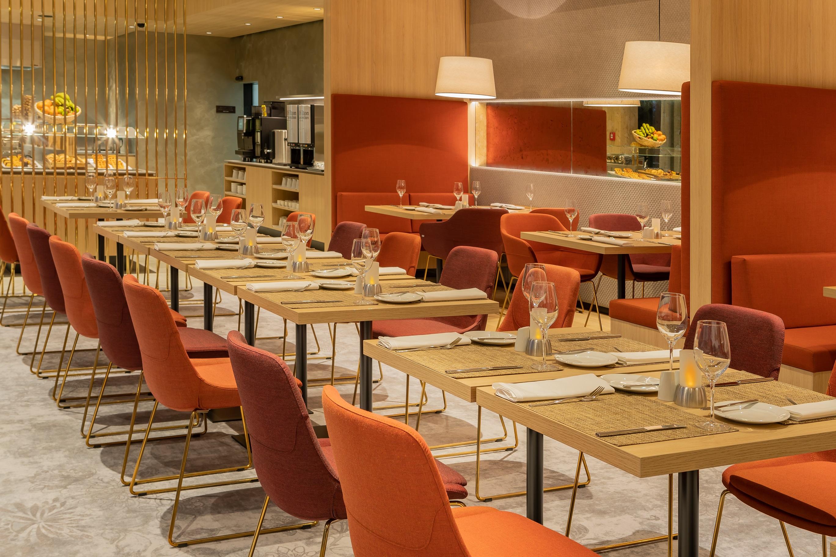 Hilton Garden Inn Wiener Neustadt Extérieur photo