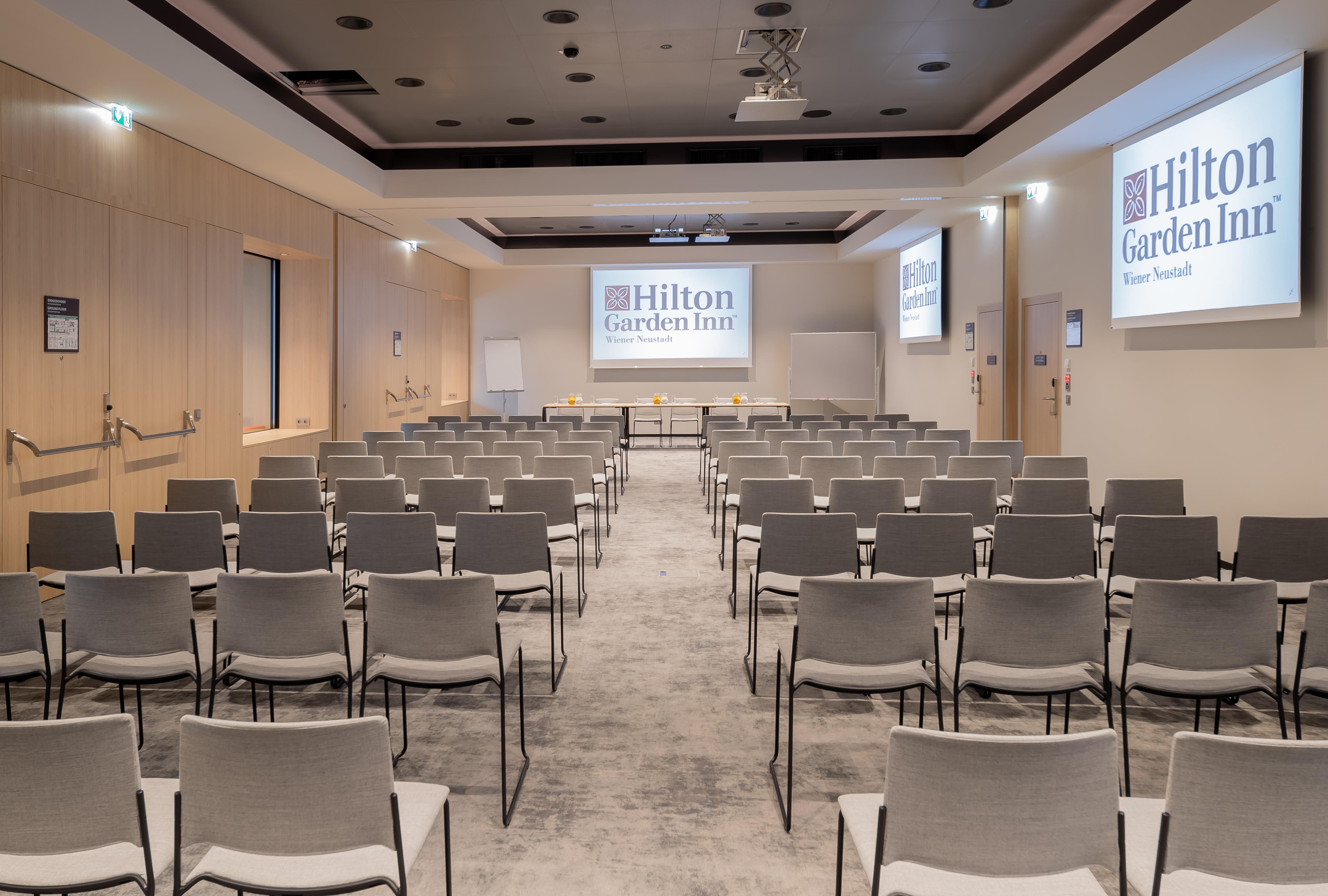 Hilton Garden Inn Wiener Neustadt Extérieur photo
