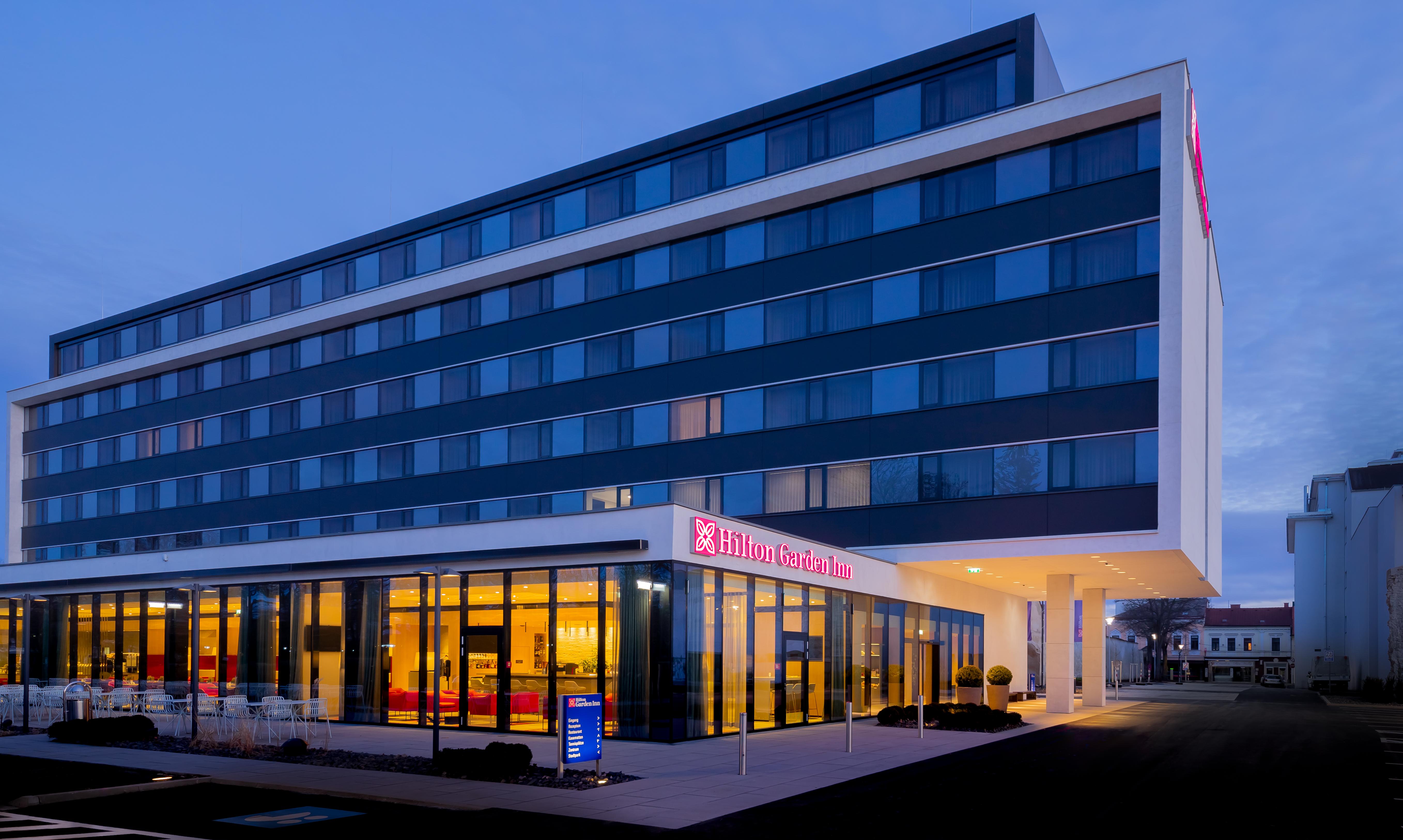 Hilton Garden Inn Wiener Neustadt Extérieur photo