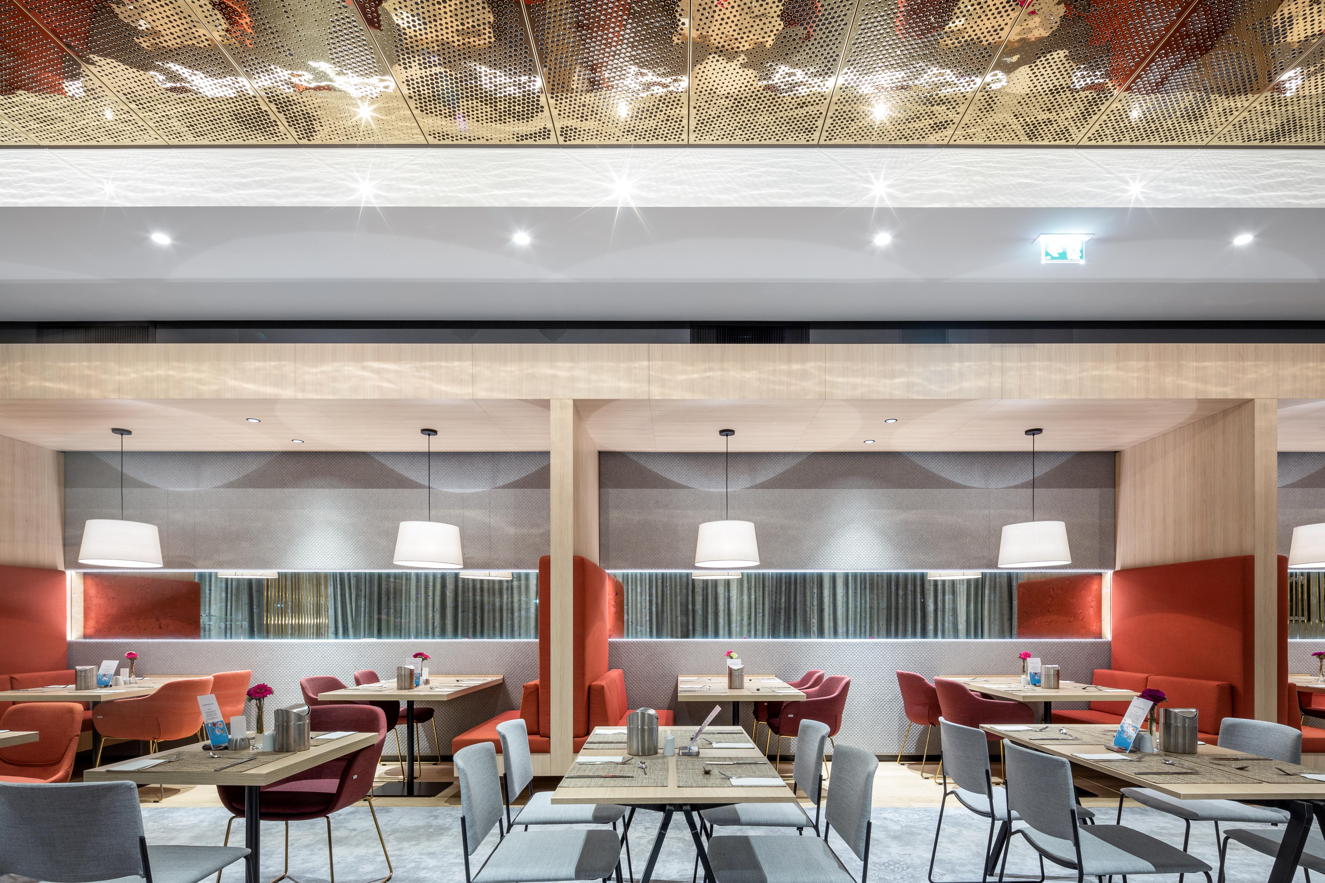 Hilton Garden Inn Wiener Neustadt Extérieur photo