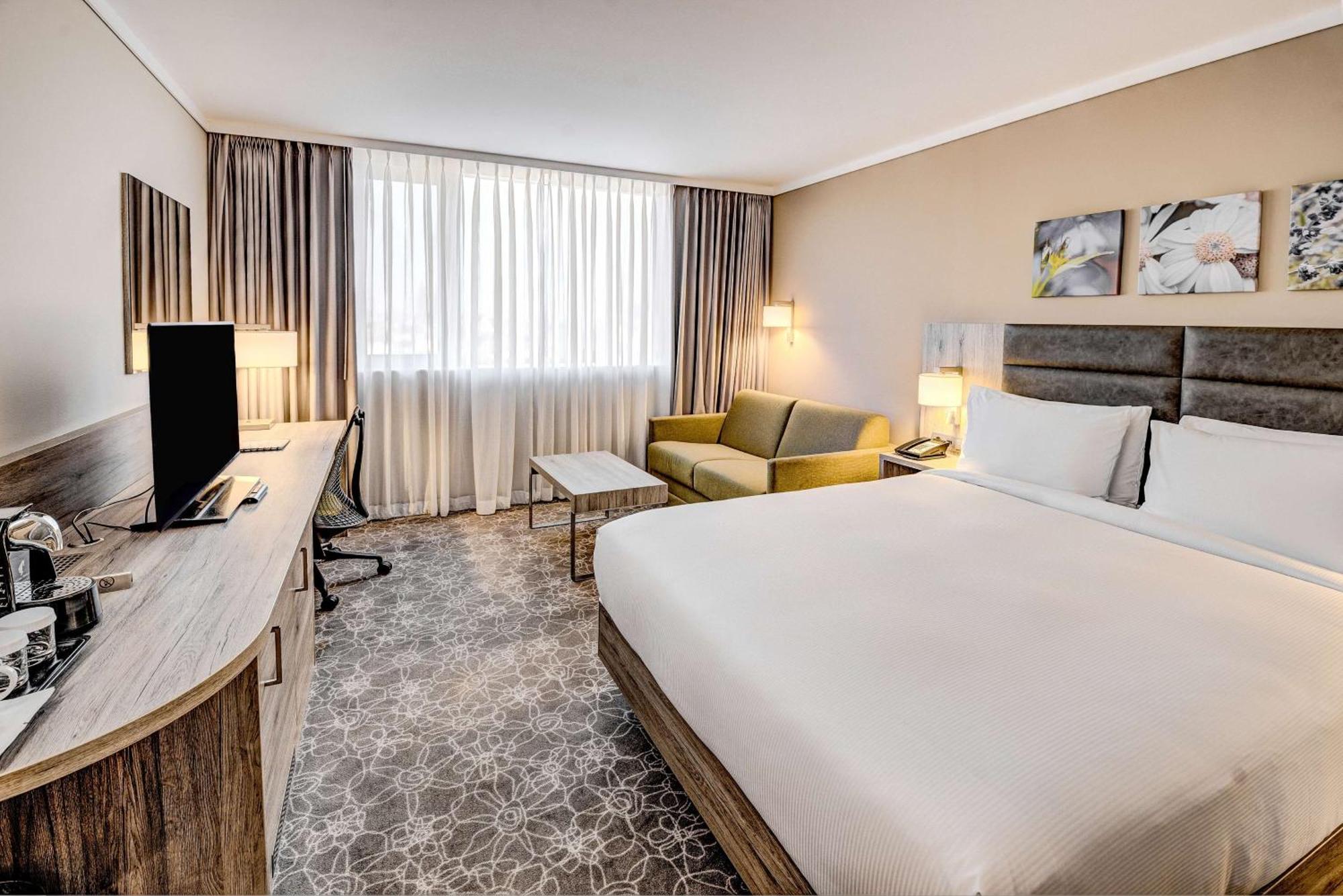Hilton Garden Inn Wiener Neustadt Extérieur photo