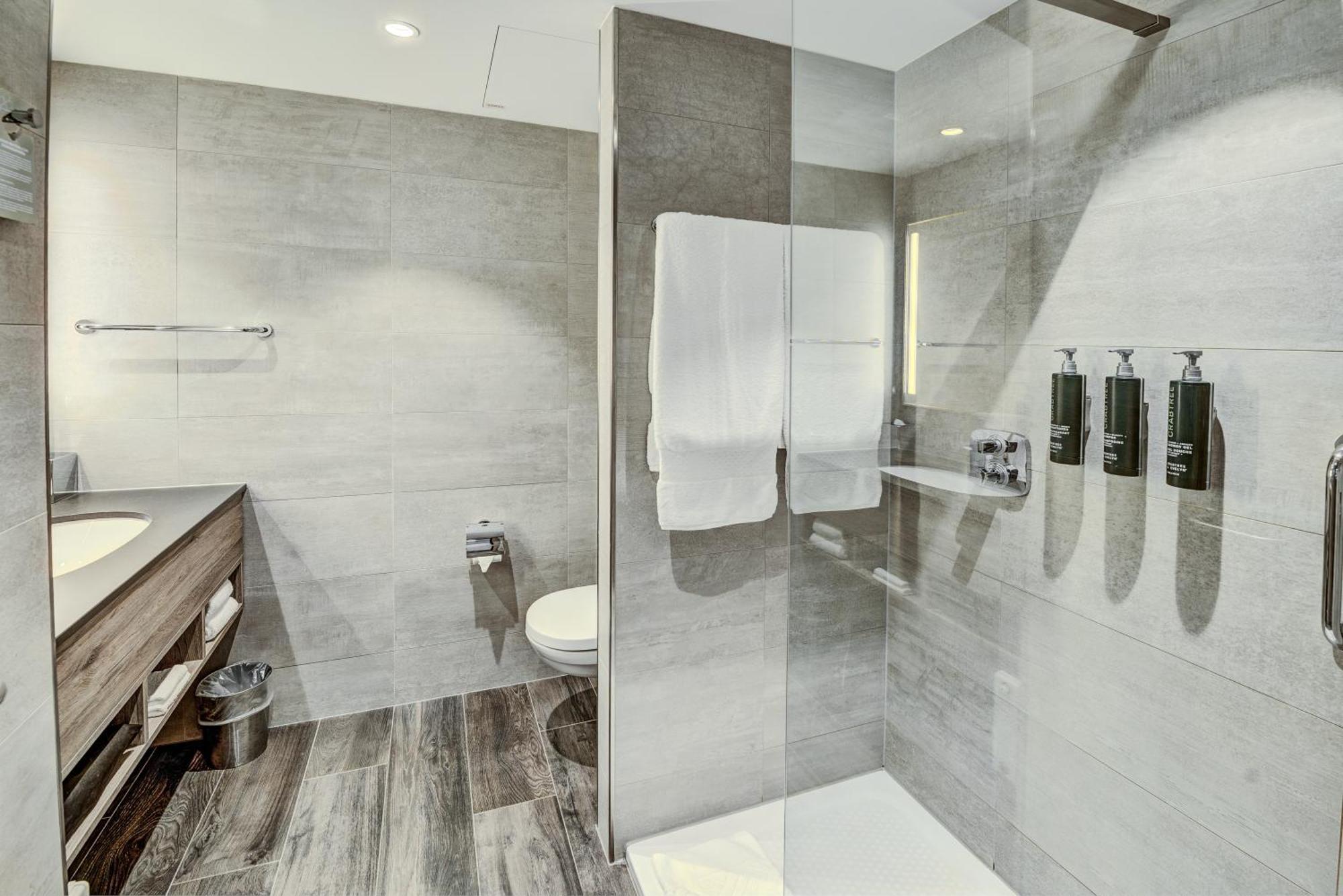 Hilton Garden Inn Wiener Neustadt Extérieur photo