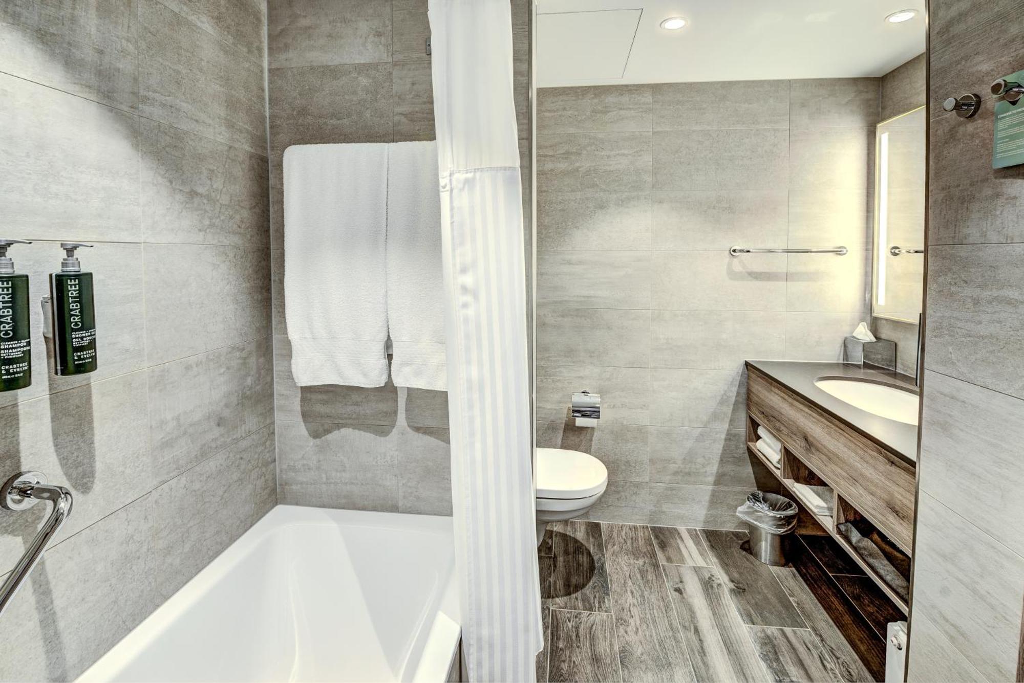 Hilton Garden Inn Wiener Neustadt Extérieur photo