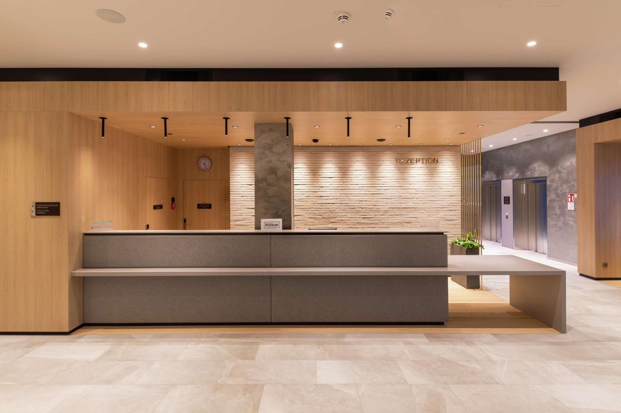 Hilton Garden Inn Wiener Neustadt Extérieur photo