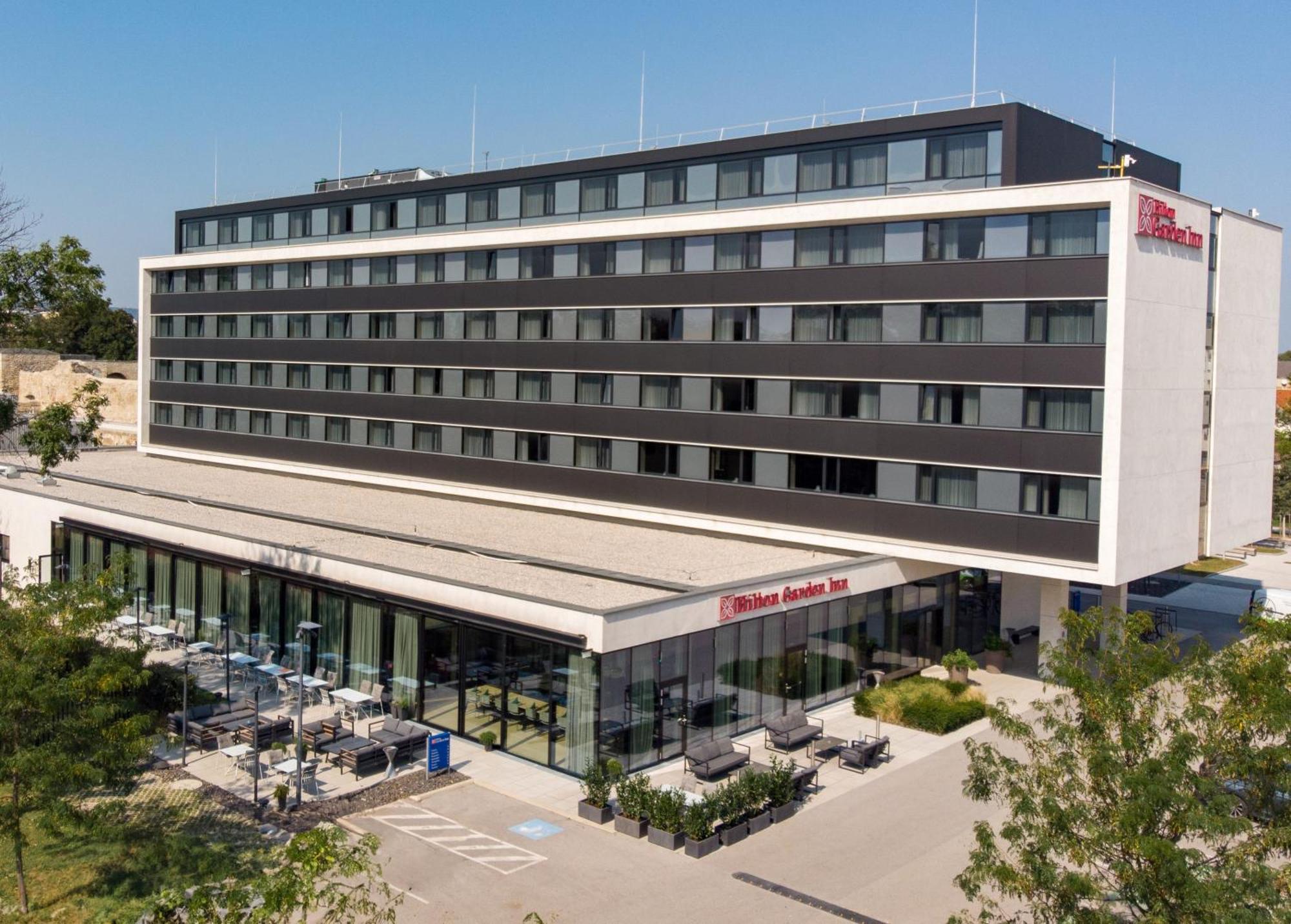 Hilton Garden Inn Wiener Neustadt Extérieur photo