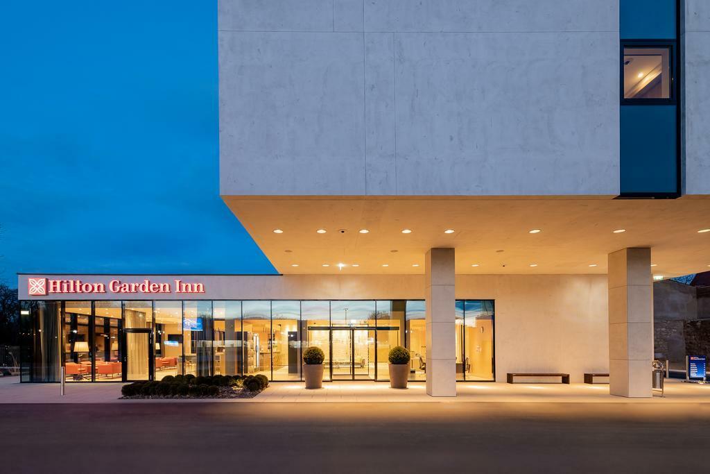 Hilton Garden Inn Wiener Neustadt Extérieur photo
